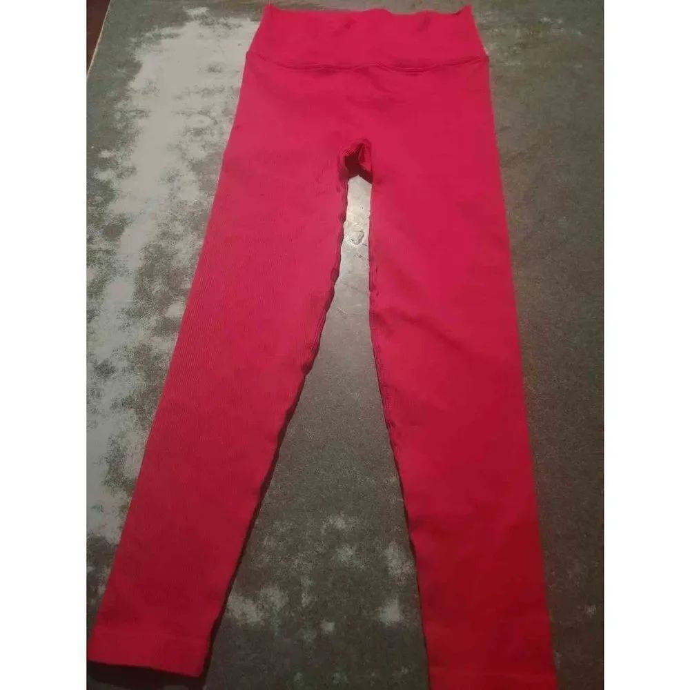 Victoria's secret sport pink ribbed capri leggings sz M